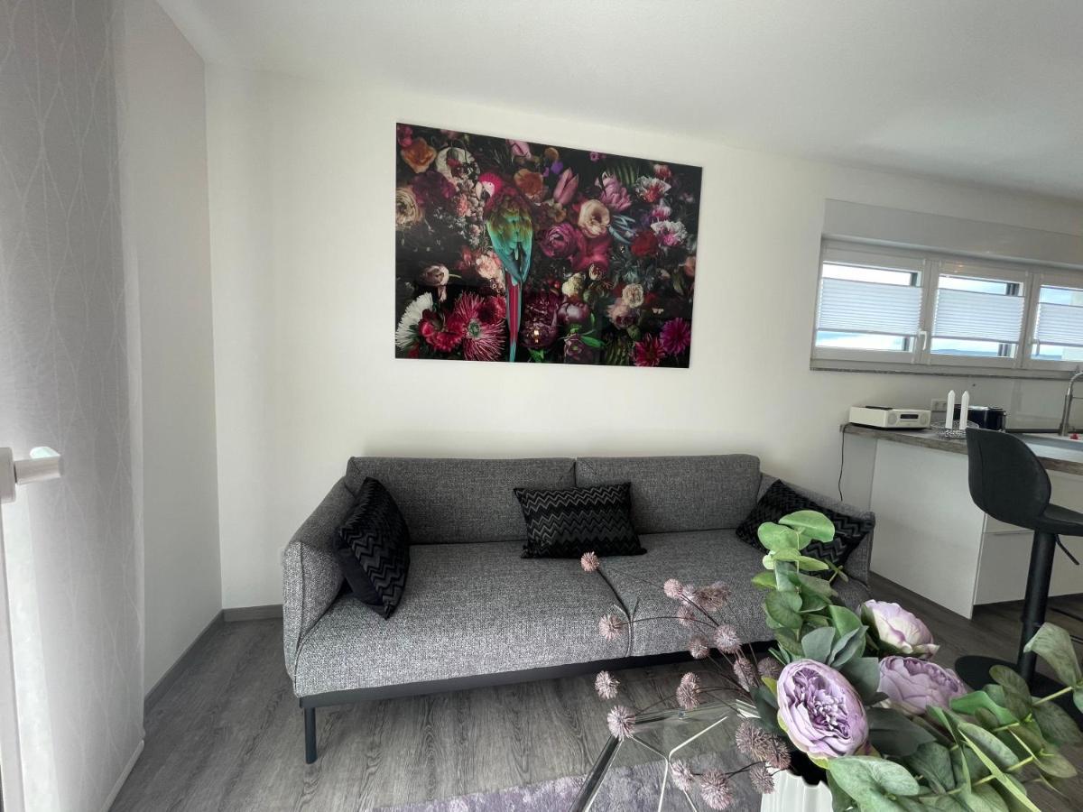 Exklusive Wohnung Zentral Mit Grossem Balkon Losheim Luaran gambar